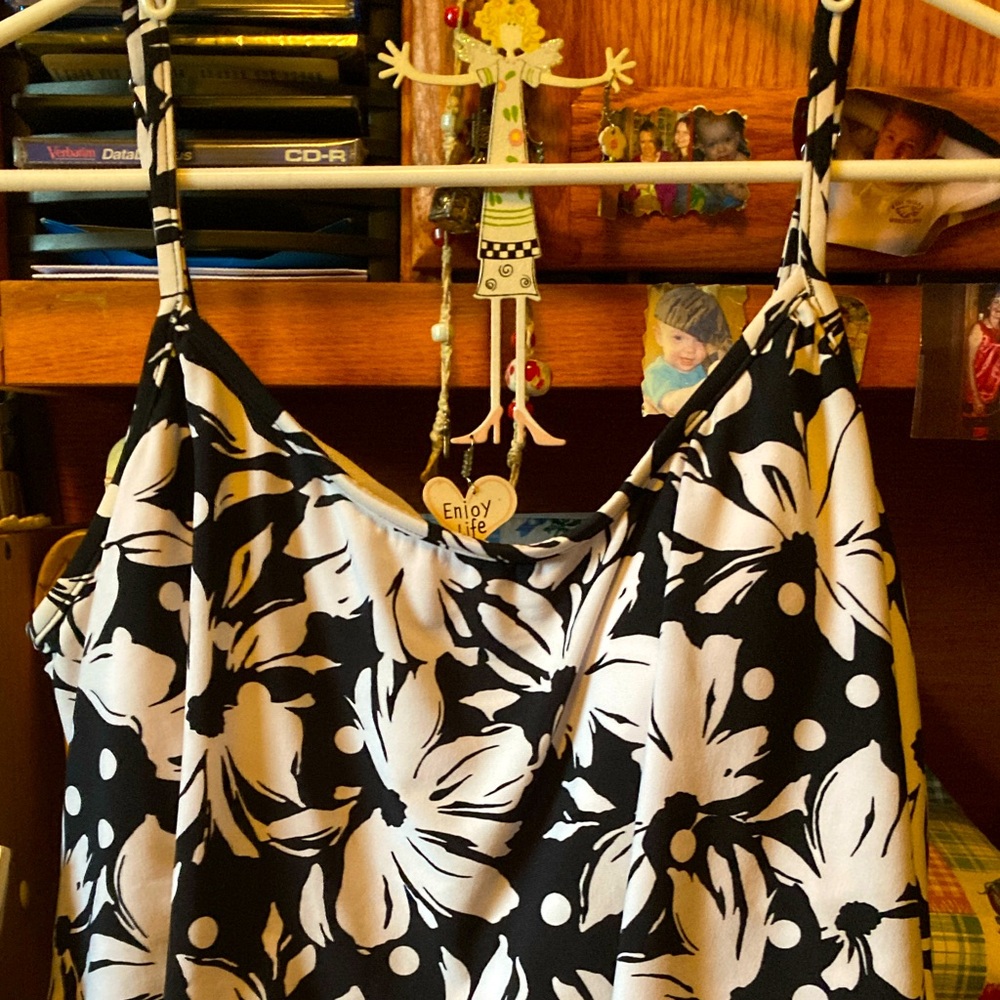 Swimming Suit Top, adjustable straps, flowers, Black & White, XL